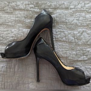 None West Camera Shy Pump Black